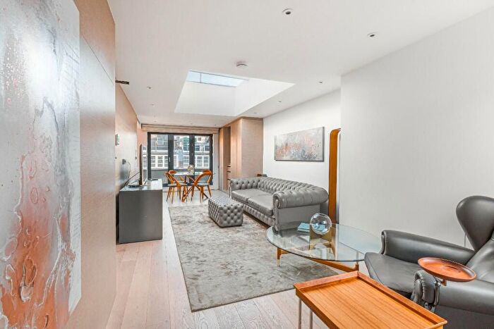3 Bedroom Flat To Rent In Maddox Street, W1S
