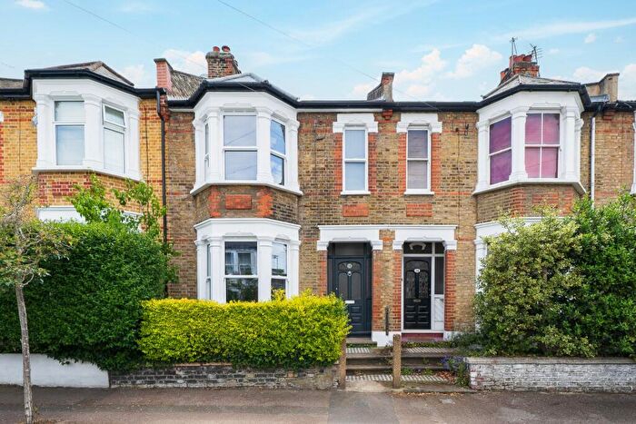 3 Bedroom Terraced House For Sale In Sandtoft Road, SE7