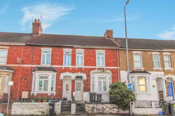 2 Bedroom Duplex To Rent In Newly Renovated & Refurbished Bedroom Duplex Apartment To Rent, Crombey Street, Town Centre, SN1