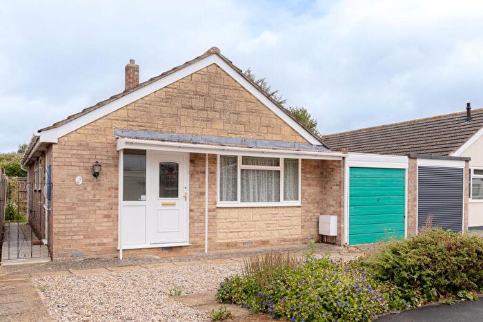 2 Bedroom Detached Bungalow For Sale In Copthorne Road, Kidlington, OX5