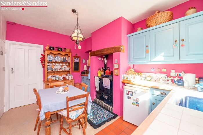 2 Bedroom Cottage For Sale In Bleachfield Street, Alcester, B49