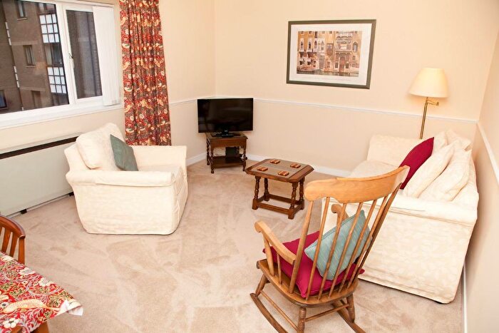 2 Bedroom Flat To Rent In Allanfield, Brunswick Road, Leith Walk, Edinburgh, EH7