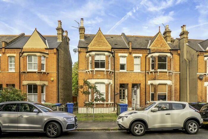 2 Bedroom Flat To Rent In Upland Road, Dulwich, London, SE22