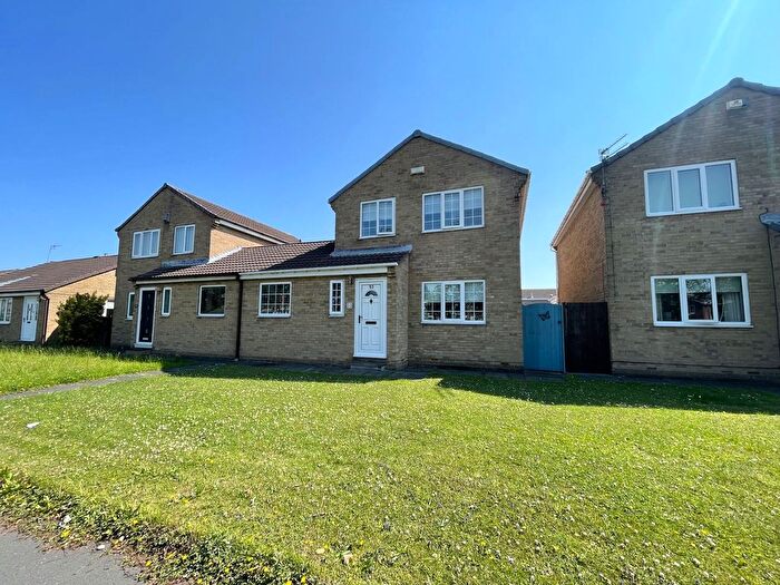 3 Bedroom Detached House For Sale In Seaton Close, Gateshead, NE10