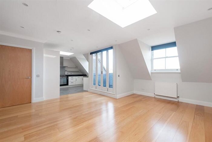 2 Bedroom Flat To Rent In Greencroft Gardens, South Hampstead, NW6