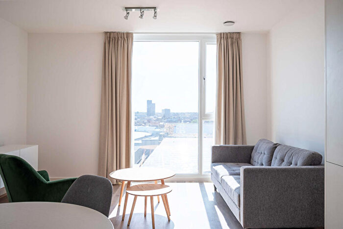 1 Bedroom Flat To Rent In The Wullcomb, Highcross Street, Leicester, LE1