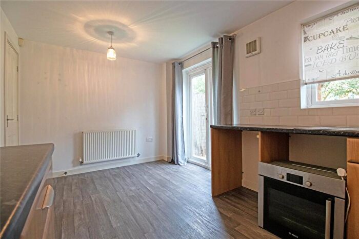3 Bedroom Terraced House For Sale In Sunningdale Way, Gainsborough, Lincolnshire, DN21