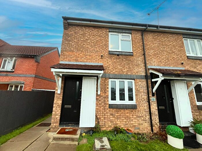 2 Bedroom Maisonette For Sale In Chadwick Drive, Romford, RM3