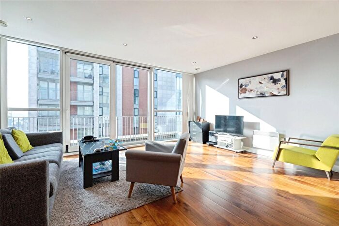 2 Bedroom Flat To Rent In Western Gateway, London, E16