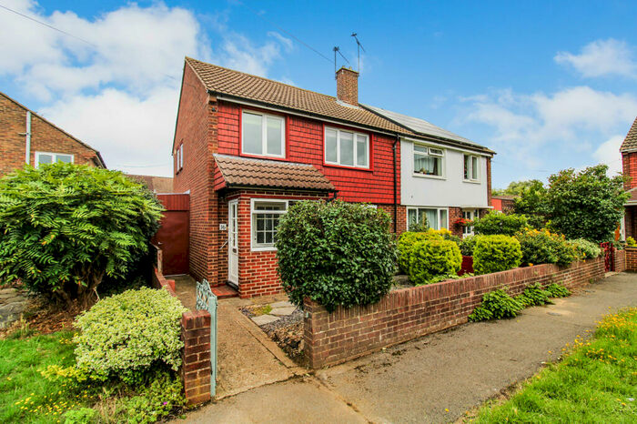 3 Bedroom Semi-Detached House To Rent In Hawthorn Close, Aldershot, Hampshire, GU12