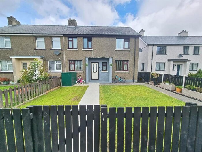 3 Bedroom House For Sale In Maes Gwyndy, Trawsfynydd, LL41