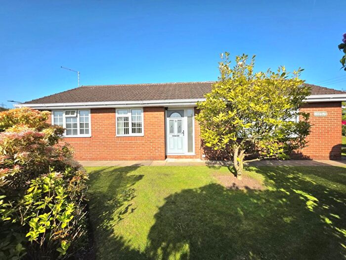 4 Bedroom Detached Bungalow To Rent In Newhall Road, Kirk Sandall, Doncaster, DN3
