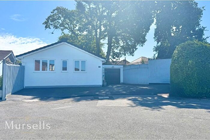 3 Bedroom Detached Bungalow For Sale In Seliot Close, Poole, BH15
