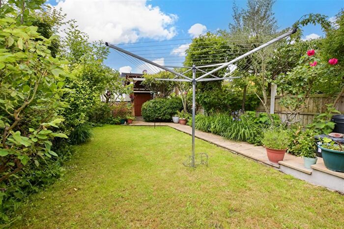 3 Bedroom Terraced House For Sale In Headley Drive, Ilford, Essex, IG2