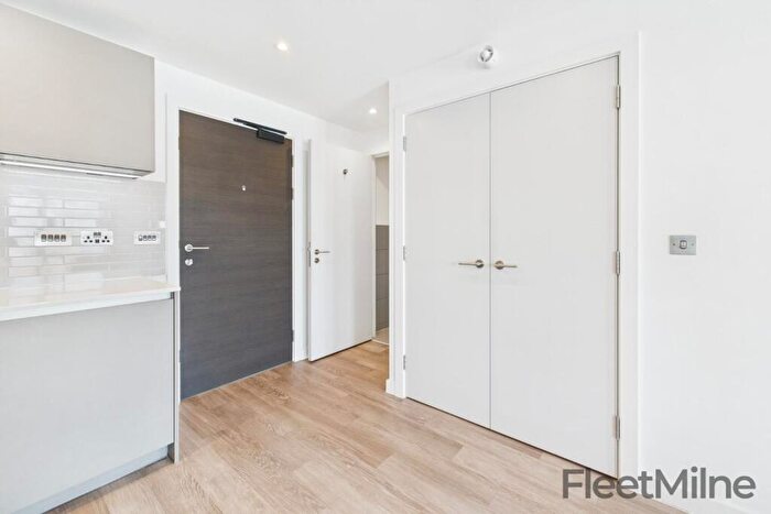 2 Bedroom Apartment To Rent In Lionel Street, B3