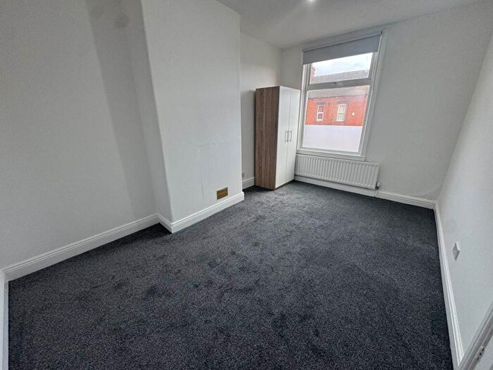 5 Bedroom House To Rent In Woodside Avenue, Burley, Leeds, LS4