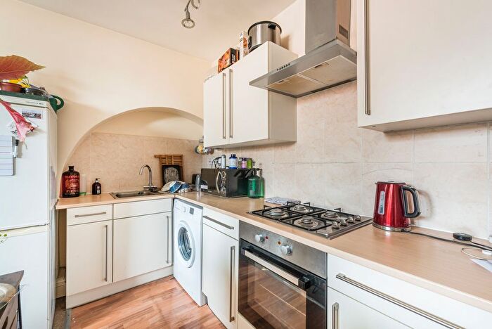1 Bedroom Flat To Rent In Electric Avenue, London, SW9