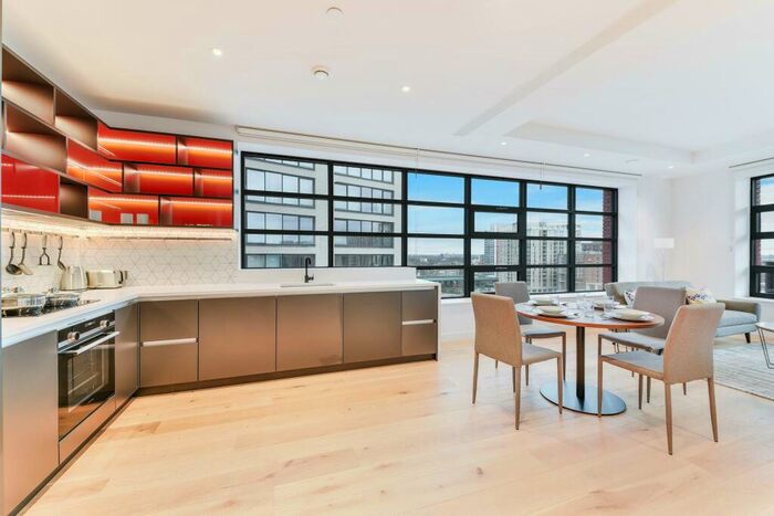 2 Bedroom Apartment To Rent In Defoe House, London City Island, London, E14