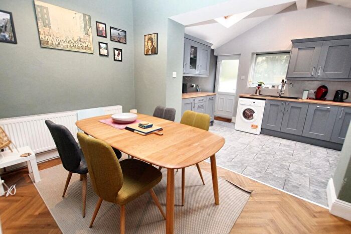 3 Bedroom Terraced House For Sale In Burnley Road, Todmorden, OL14