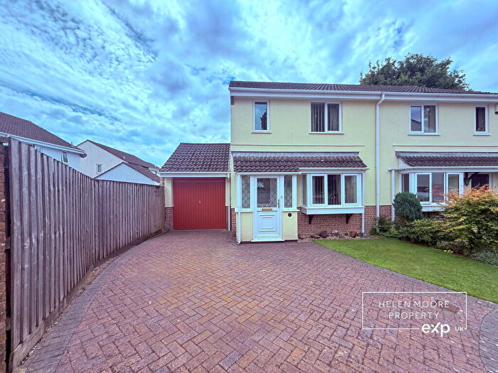 3 Bedroom Semi-Detached House For Sale In Delamore Close, Ivybridge, Devon, PL21