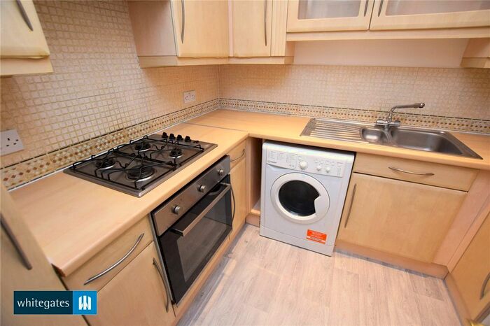 1 Bedroom Flat To Rent In Kensington Way, Stourton Grange, Leeds, West Yorkshire, LS10