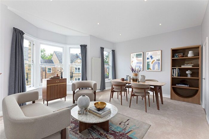 3 Bedroom Flat To Rent In Norroy Road, London, SW15