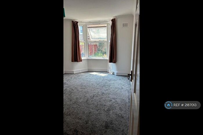 1 Bedroom Flat To Rent In Gwendoline Avenue, London, E13
