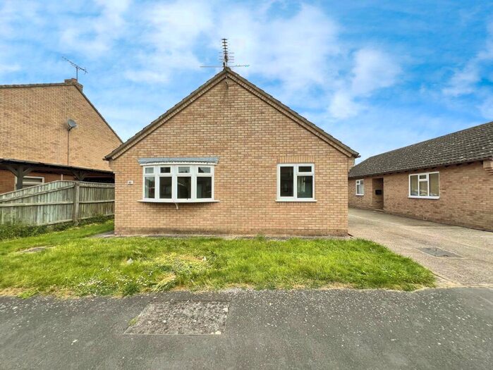 3 Bedroom House To Rent In Fox Wood North, CB7