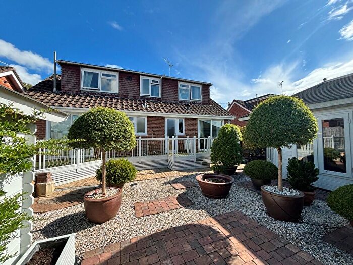 4 Bedroom Chalet For Sale In Kelvin Close, SO45