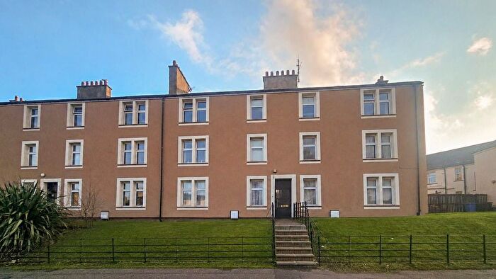 1 Bedroom Flat To Rent In Tullideph Place, Dundee, DD2