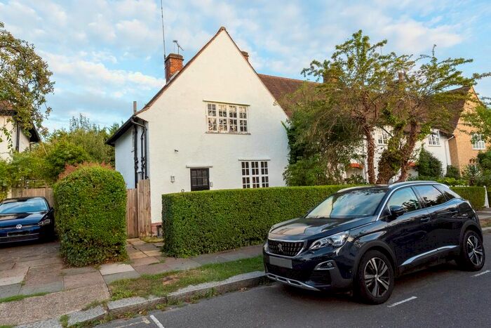 3 Bedroom Terraced House To Rent In Asmuns Hill, Hampstead Garden Suburb, NW11