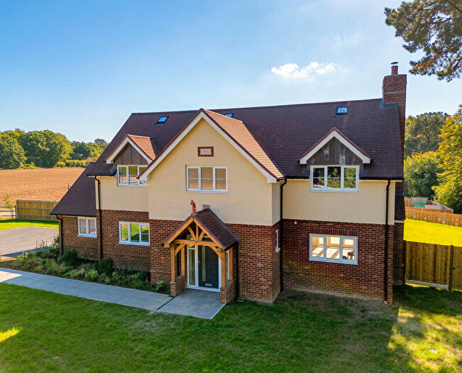 3 Bedroom Detached House For Sale In Botley Road, Southampton, SO32