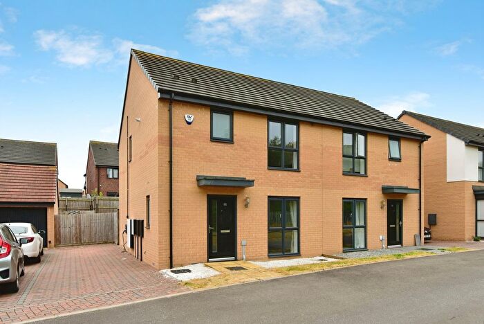 3 Bedroom Semi-Detached House For Sale In Shetland Drive, Newcastle, Staffordshire, ST5