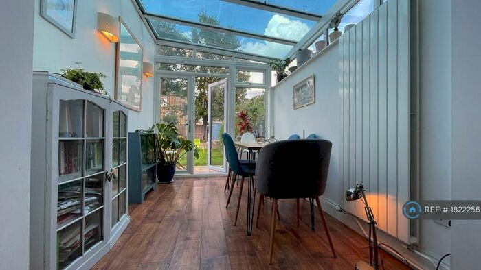 2 Bedroom Flat To Rent In Lausanne Road, London, N8