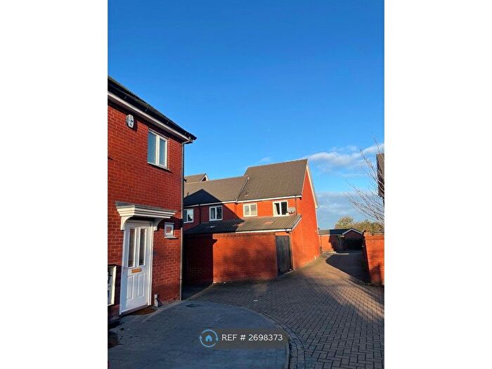 3 Bedroom Semi Detached House To Rent In Jeremiah Road, Wolverhampton, WV10