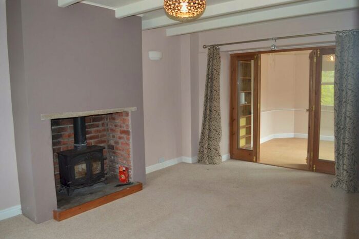 3 Bedroom Semi-Detached House To Rent In Elnor Avenue, Whaley Bridge, High Peak, SK23