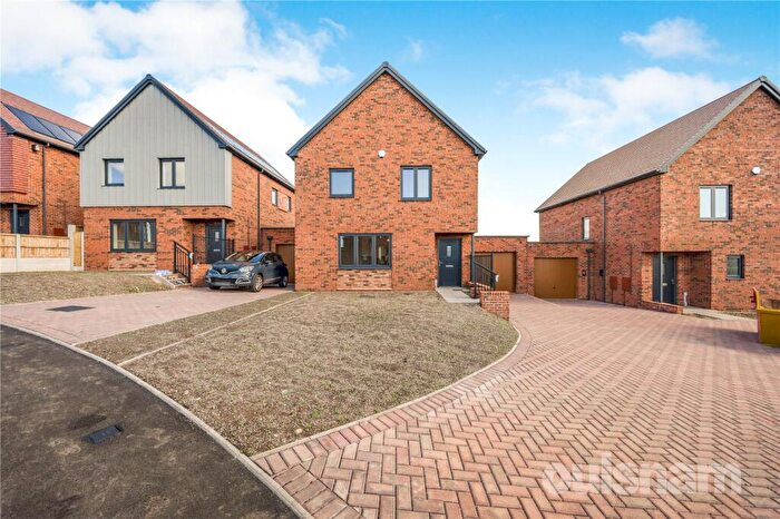 4 Bedroom Link Detached House For Sale In Lowans Court, Redditch, Worcestershire, B97