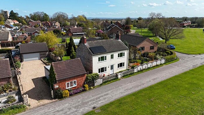 4 Bedroom Detached House For Sale In The Green, Waddingham, DN21