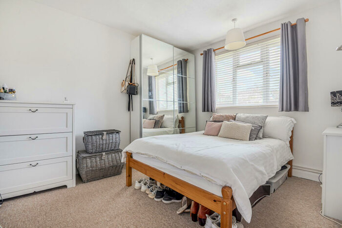 2 Bedroom Flat To Rent In Copse Lane, Marston, OX3