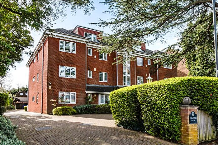 3 Bedroom Flat For Sale In Culloden Road, Enfield, EN2