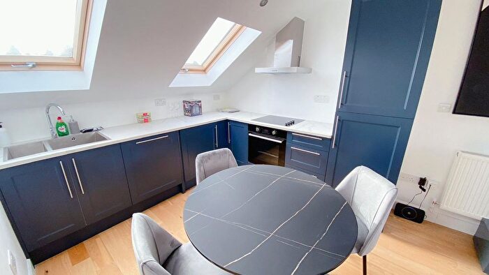 1 Bedroom Flat For Sale In Hereford Road, London, W3