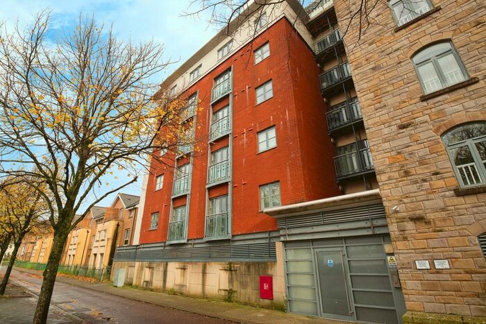 2 Bedroom Flat To Rent In Silurian Place, Cardiff, CF10
