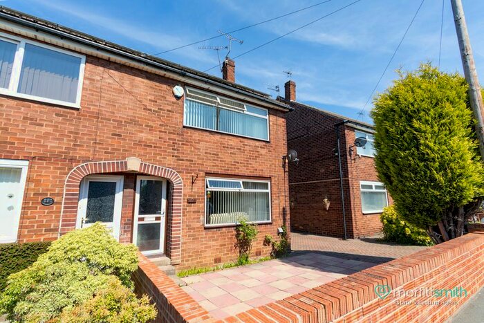 3 Bedroom Semi-Detached House For Sale In Ferrars Road, Tinsley, - Large Garage, S9