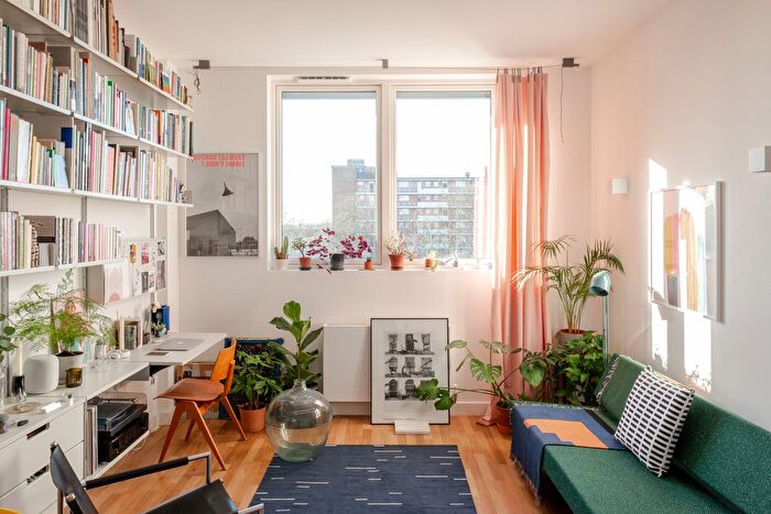 1 Bedroom Flat For Sale In Arklow Road, London, SE14