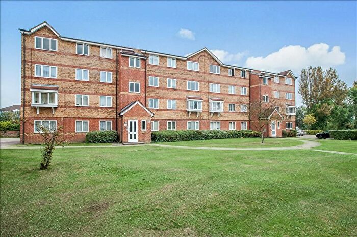 2 Bedroom Flat To Rent In Himalayan Way, Watford, WD18