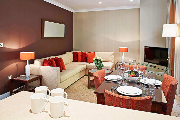 2 Bedroom Apartment To Rent In Bow Lane, Bank, London, EC4M