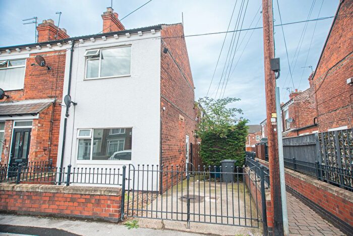 2 Bedroom End Of Terrace House To Rent In De La Pole Avenue, Hull, HU3