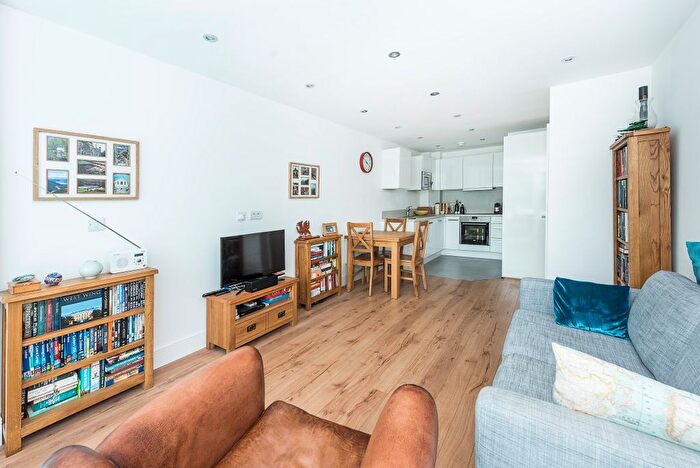 1 Bedroom Flat For Sale In Roehampton Lane, London, SW15