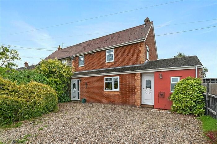 3 Bedroom Semi-Detached House For Sale In Shop Road, Manningtree, CO11