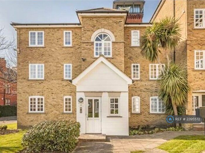 2 Bedroom Flat To Rent In Edith Cavell Way, London, SE18